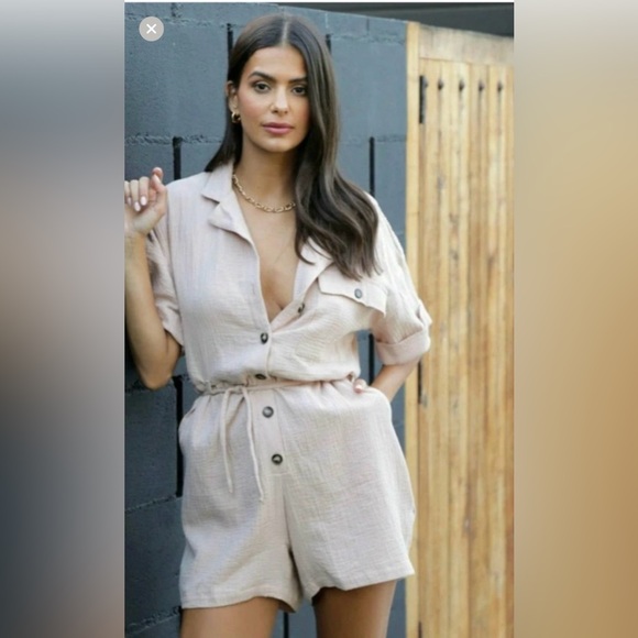 Bishop and Young Emerson women’s Romper size medium. - Picture 1 of 9